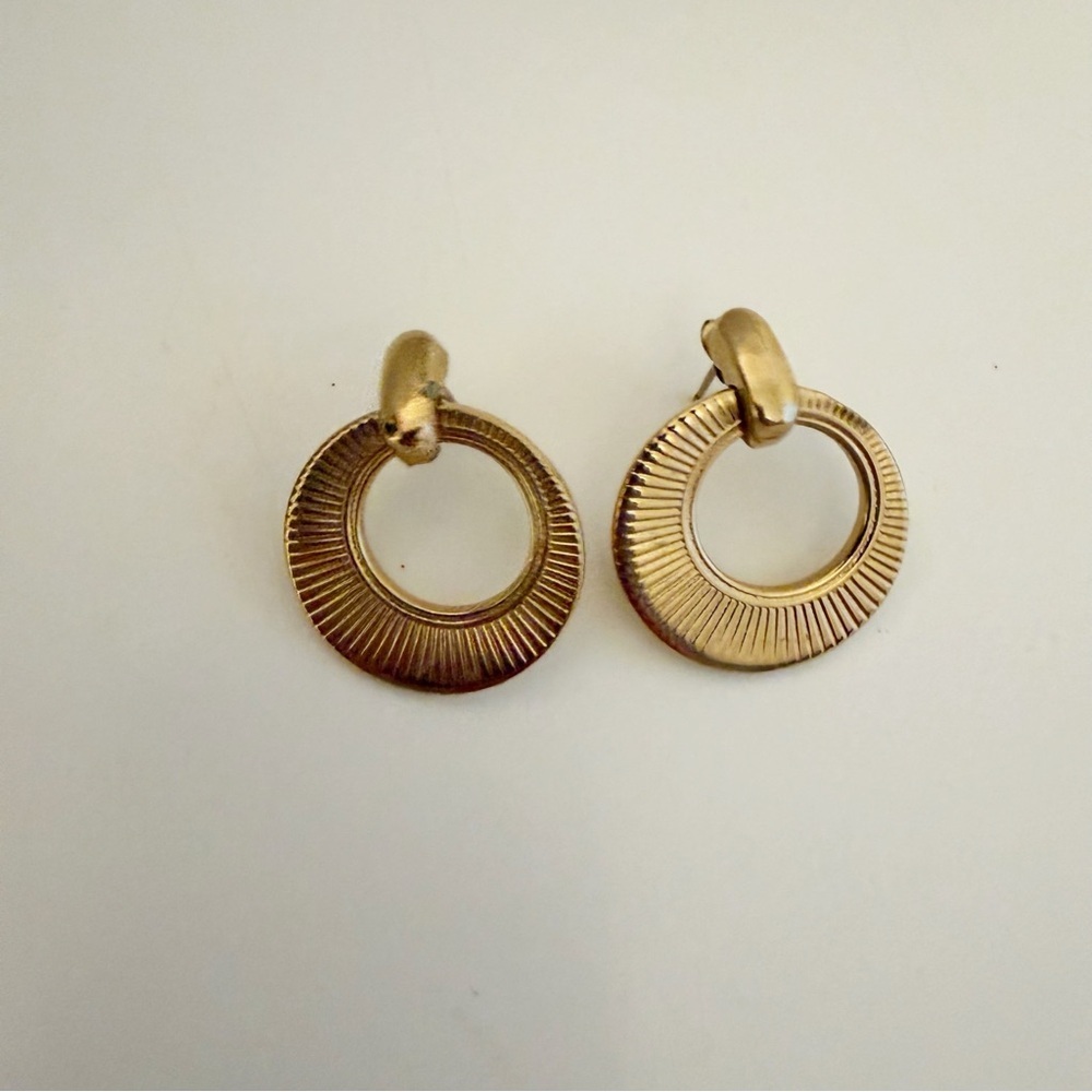 Vintage gold-tone sunburst swirl earrings